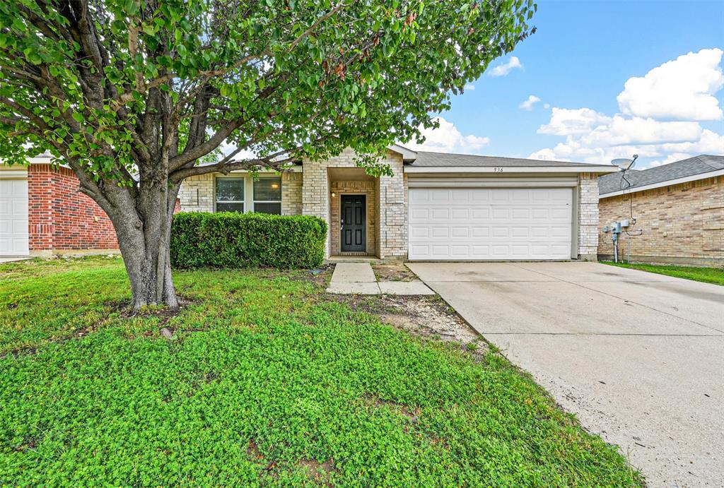 936 Rose Crystal Way